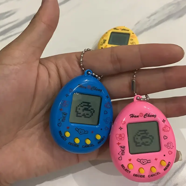 Retro Electronic Virtual Pet Keychain – Classic Handheld Digital Pet Toy